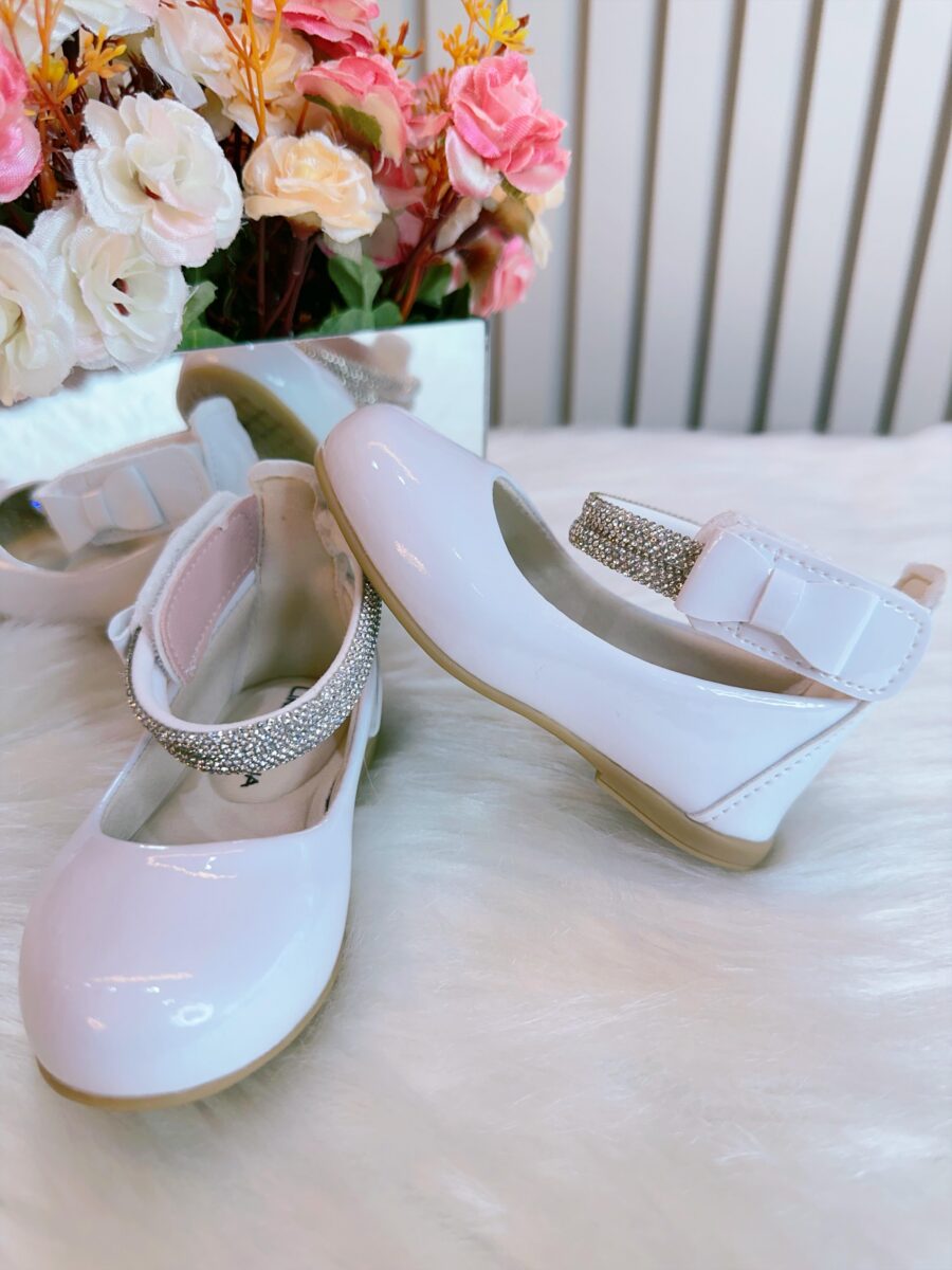 Sapato Infantil Verniz Branco Tiras com Strass e Laço