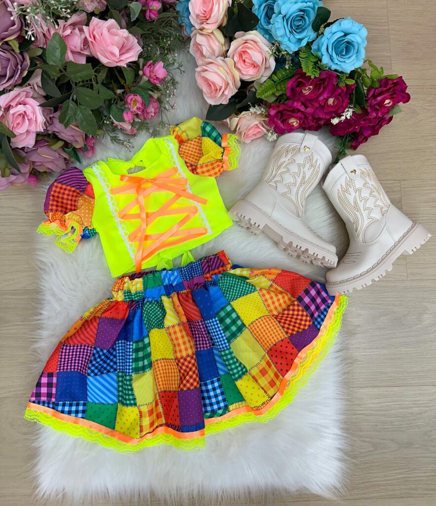 Conjunto Junino Infantil Banana Club Manu Verde Neon
