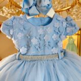 Vestido Infantil Azul Busto com Renda e Pérolas Batizado