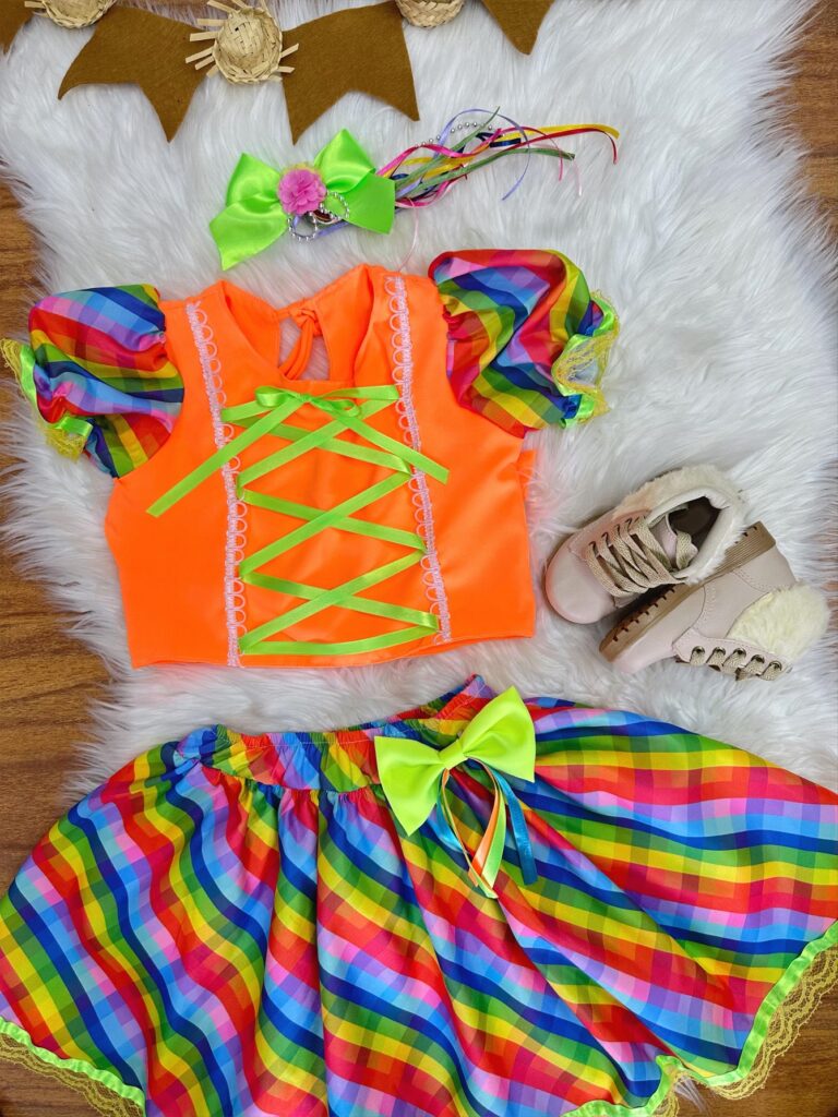 Conjunto Junino Infantil Cropped Laranja Mini Saia Colorida