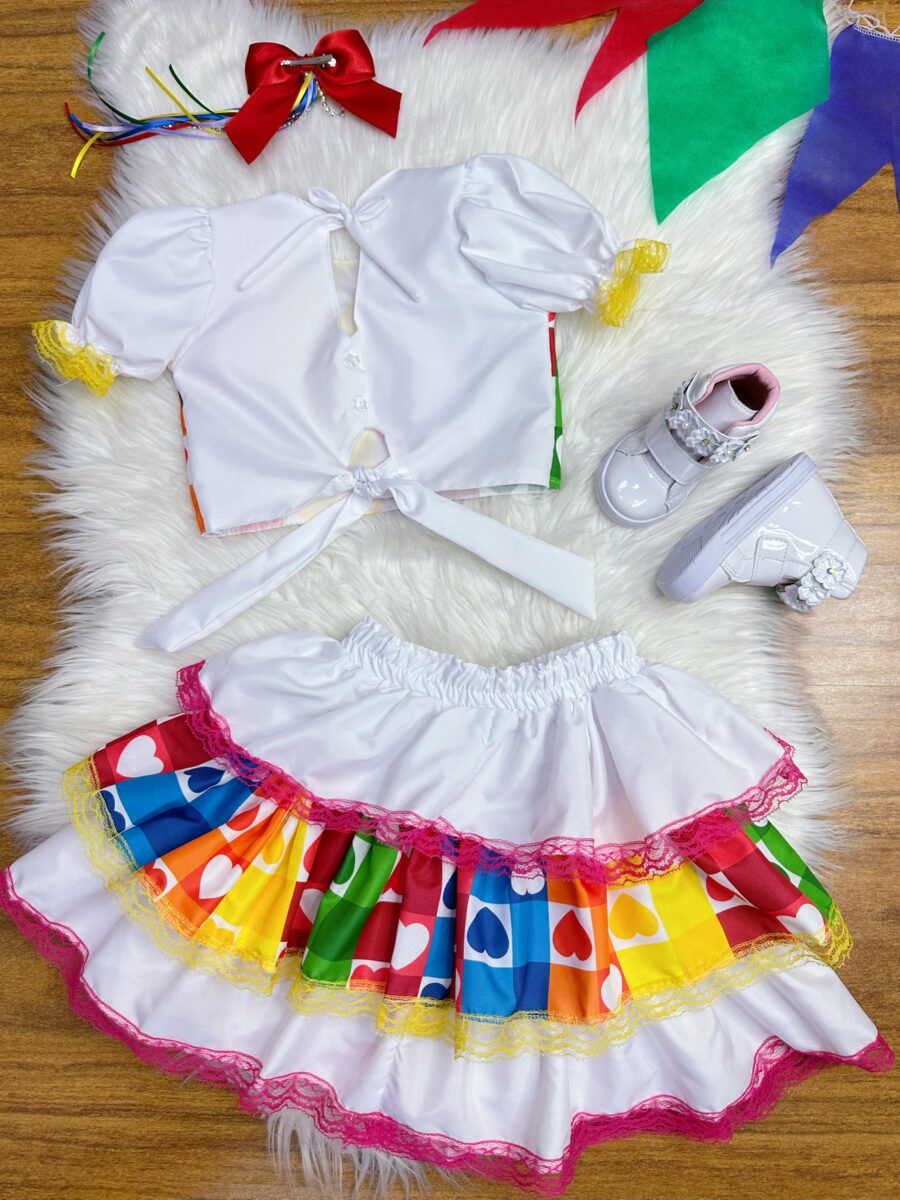 Conjunto Junino Infantil Cropped Branco e Mini Saia Colorida