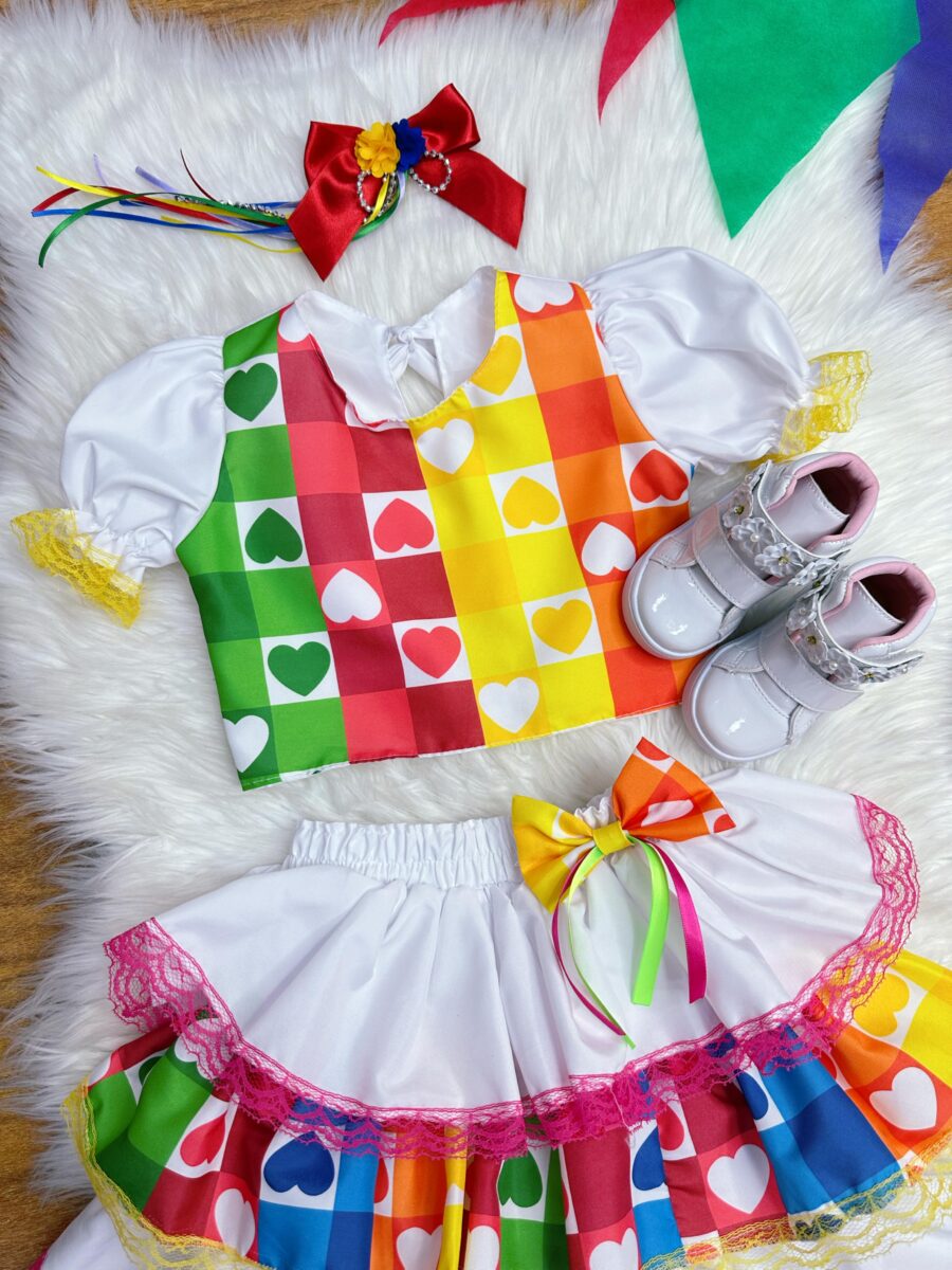 Conjunto Junino Infantil Cropped Branco e Mini Saia Colorida