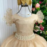 Vestido Longo Amanda Marie Dourado Tule e Cinto de Pérolas