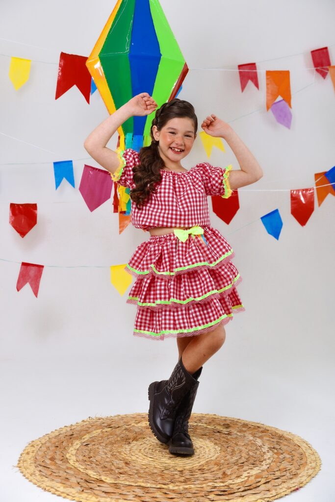 Conjunto Junino Infantil Cropped e Saia Xadrez Vermelho