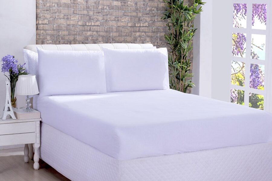 Lençol com Elástico Deccoralle Microfibra Casal Branco