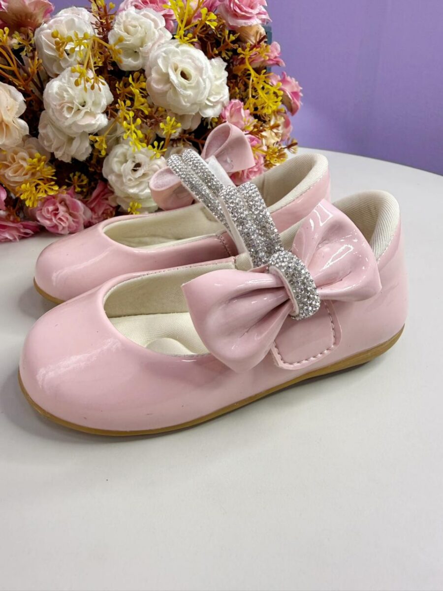 Sapato Bebê Verniz Rosa Claro Tiras com Strass e Laço