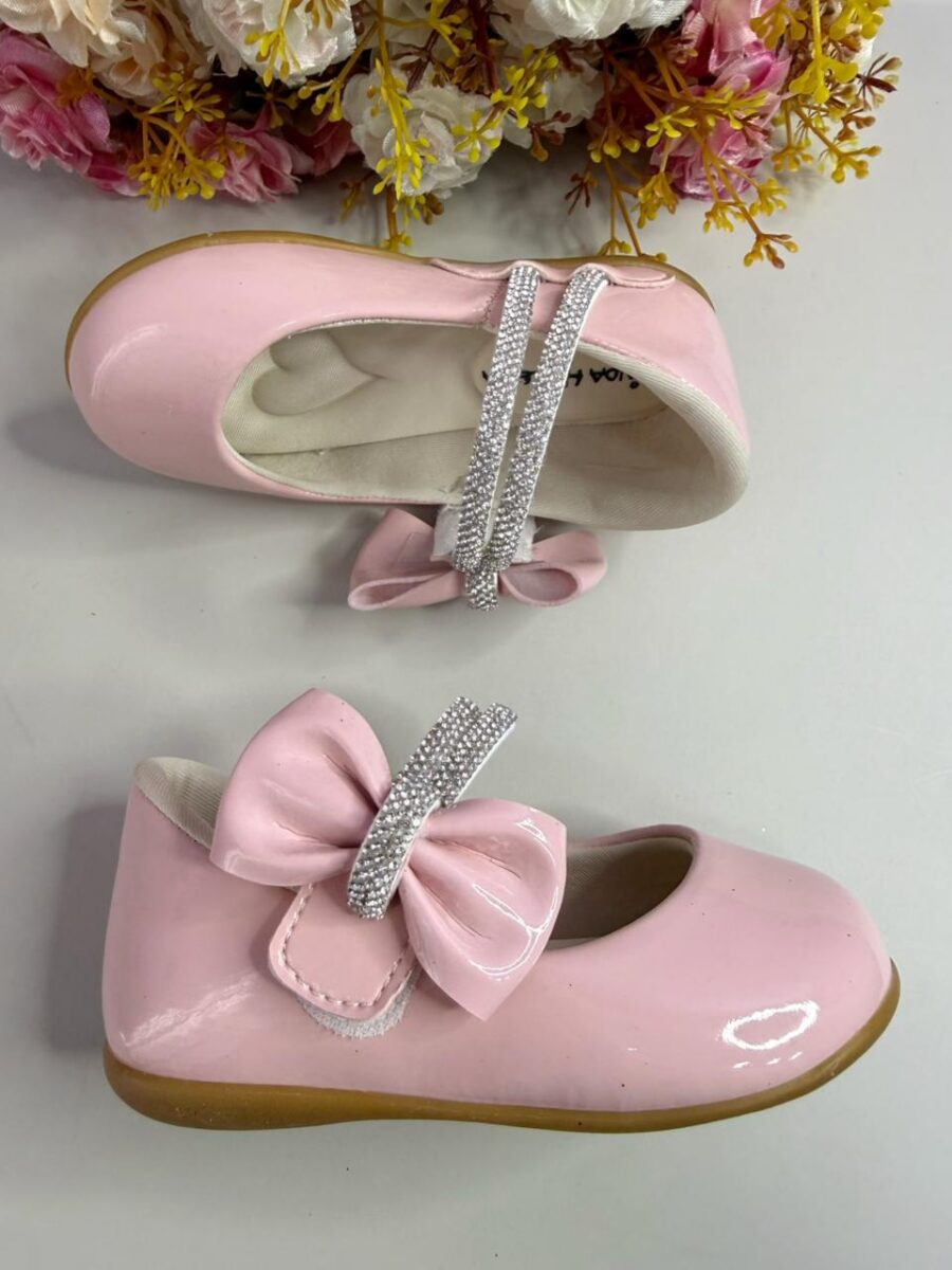 Sapato Bebê Verniz Rosa Claro Tiras com Strass e Laço