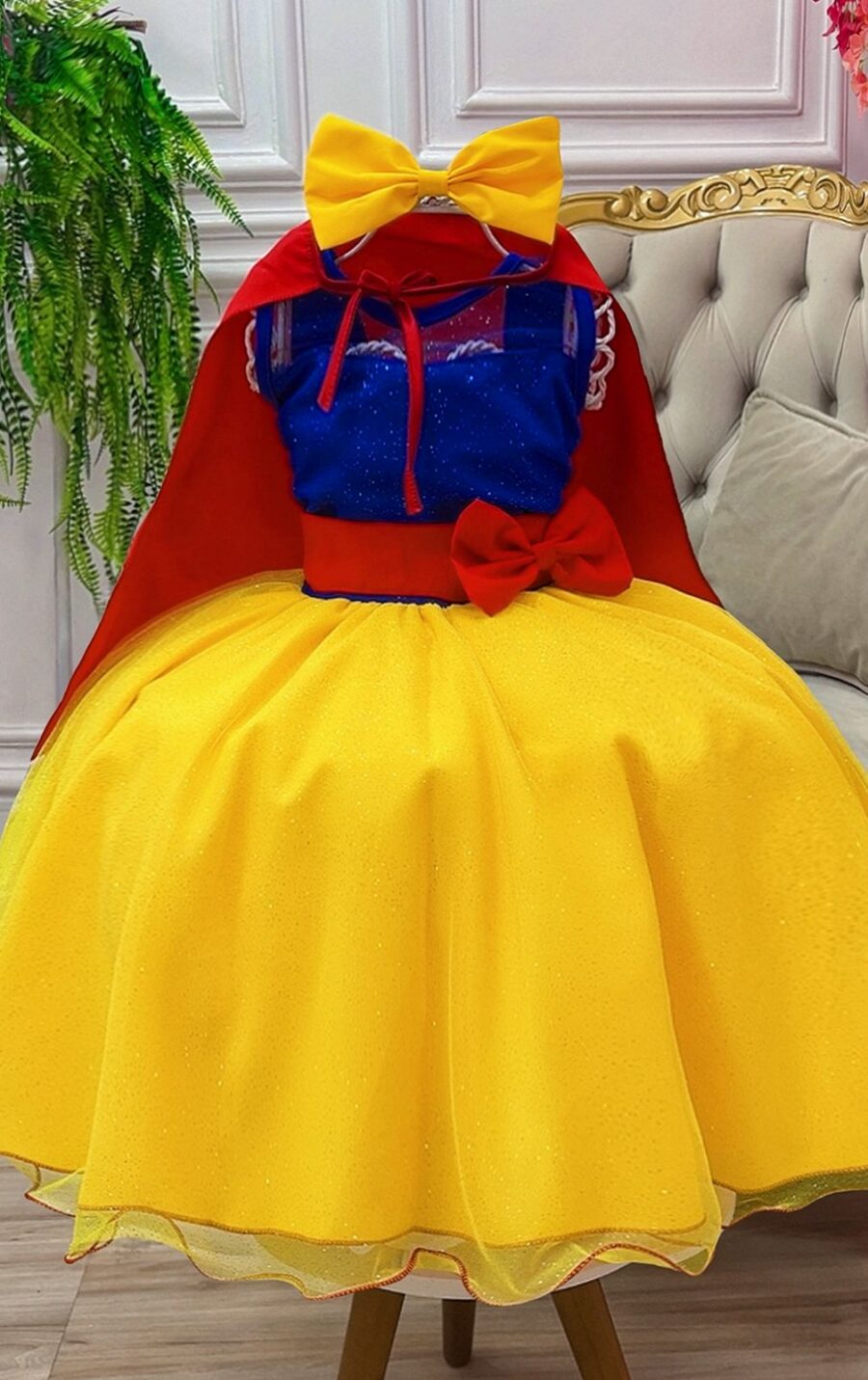 Fantasia Infantil Branca de Neve Vestido com Glitter e Capa