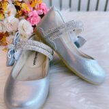 Sapato Infantil Prata Fosco Tiras com Strass e Laço