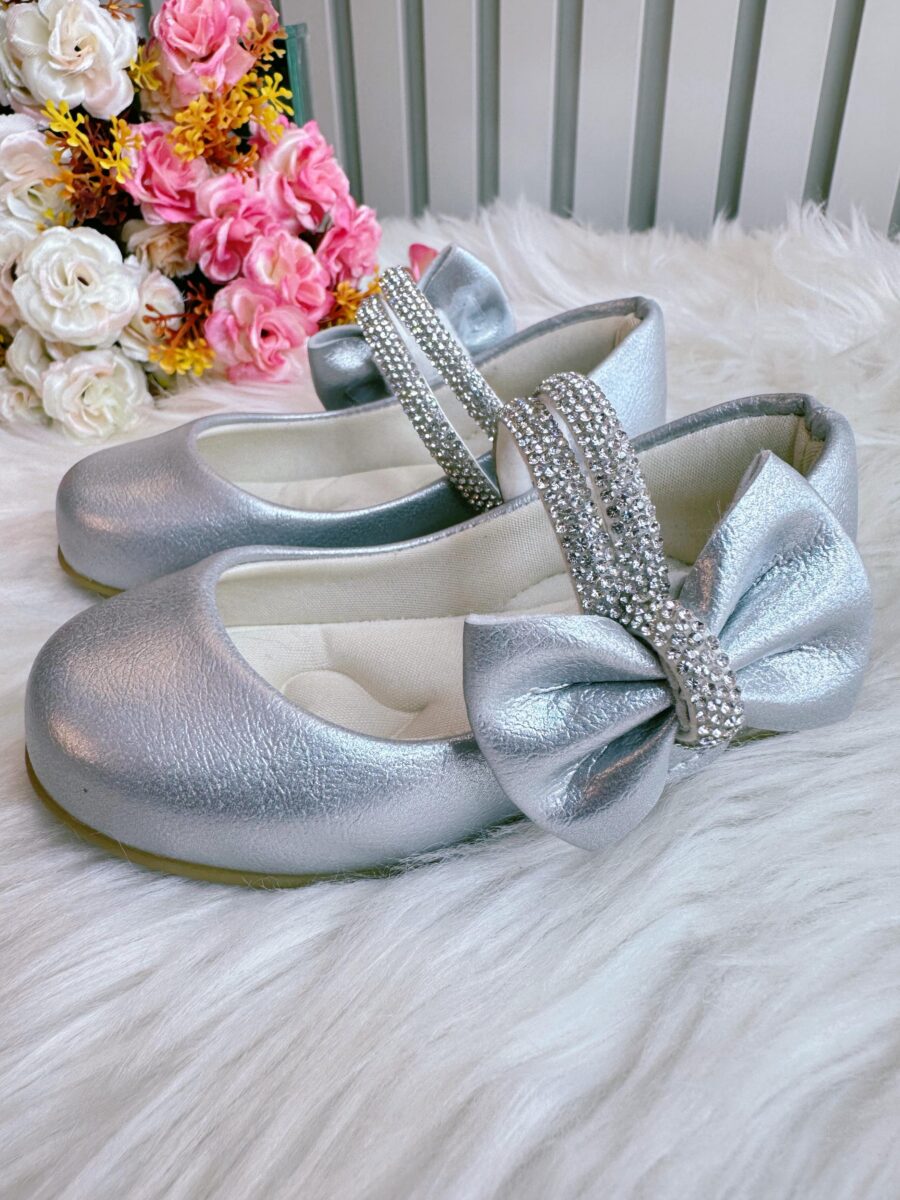 Sapato Infantil Prata Fosco Tiras com Strass e Laço