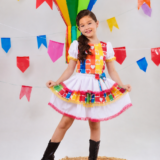 Conjunto Junino Infantil Cropped Branco e Mini Saia Colorida