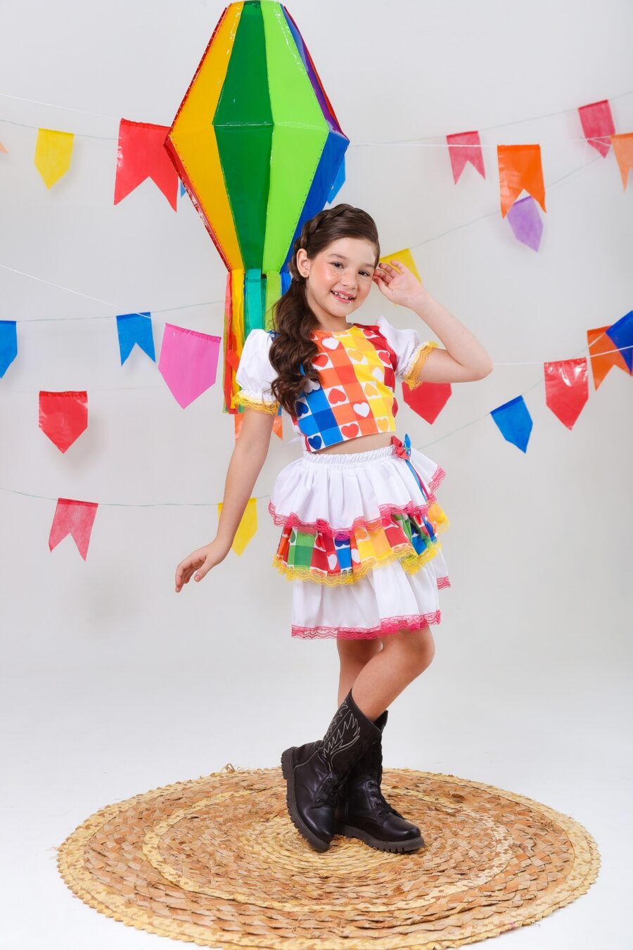 Conjunto Junino Infantil Cropped Branco e Mini Saia Colorida