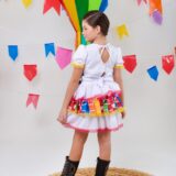Conjunto Junino Infantil Cropped Branco e Mini Saia Colorida