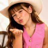 Conjunto Infantil Sarja Rosa Colete Short Cinto Boiadeira