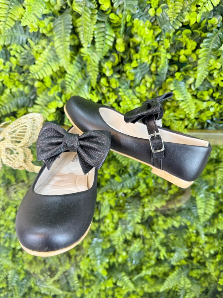 Sapato Infantil Preto com Aplique de Laço