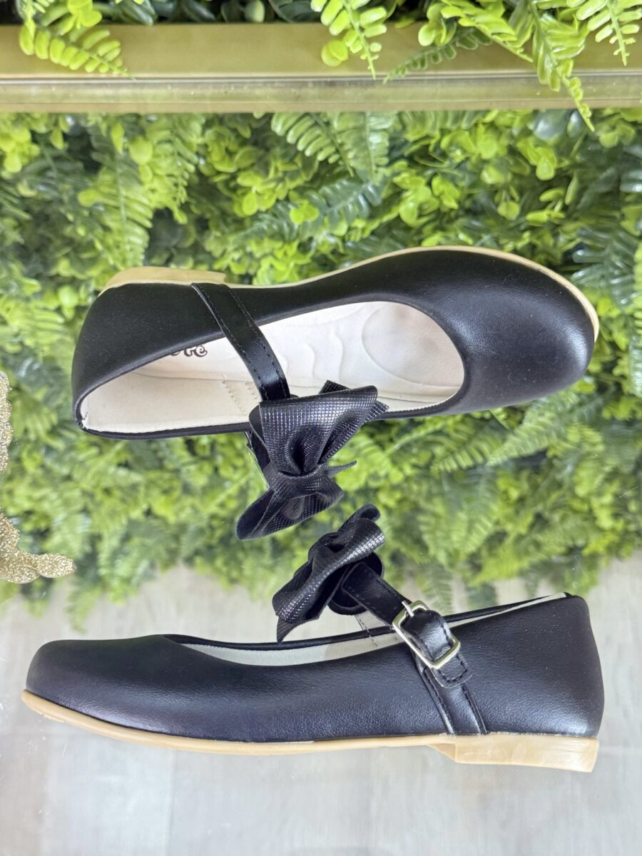 Sapato Infantil Preto com Aplique de Laço