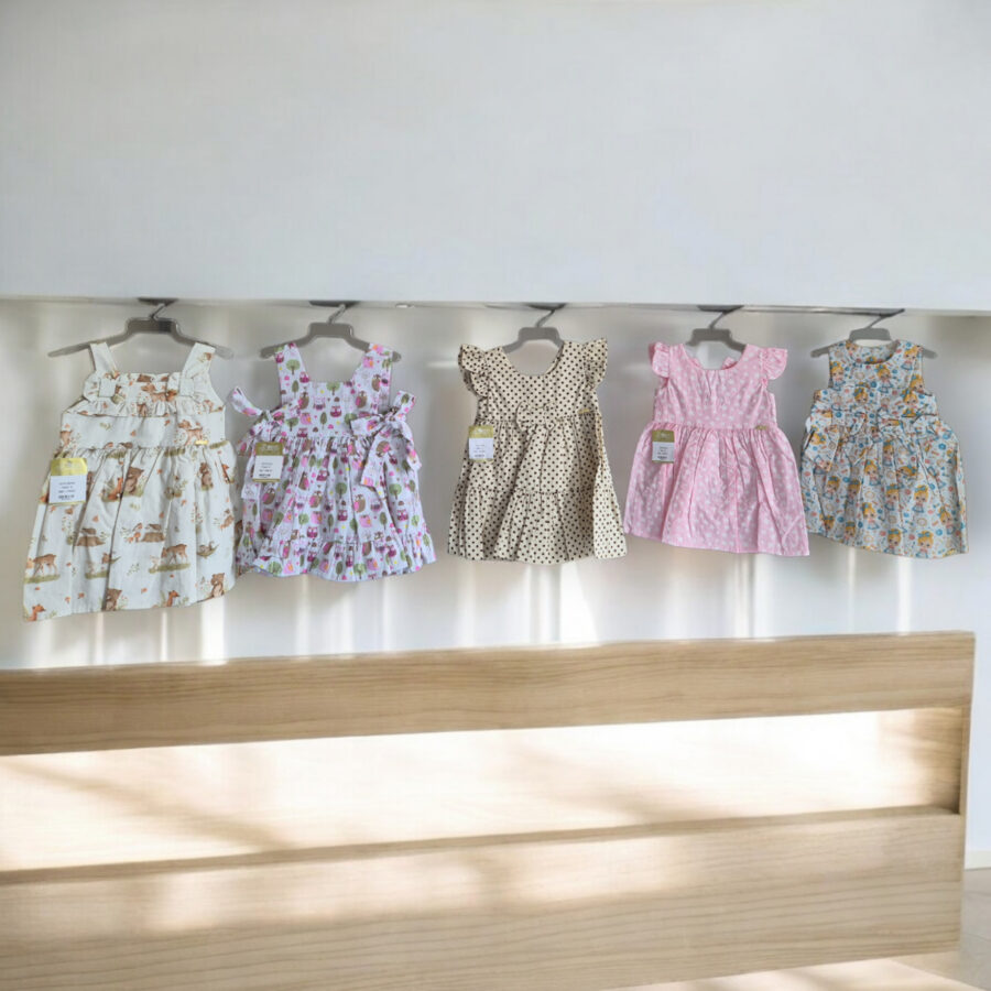 Vestido de Bebê Estampado com Calcinha Tapa Fralda Algodão