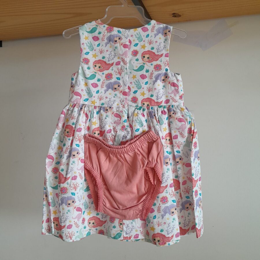 Vestido de Bebê Estampado com Calcinha Tapa Fralda Algodão
