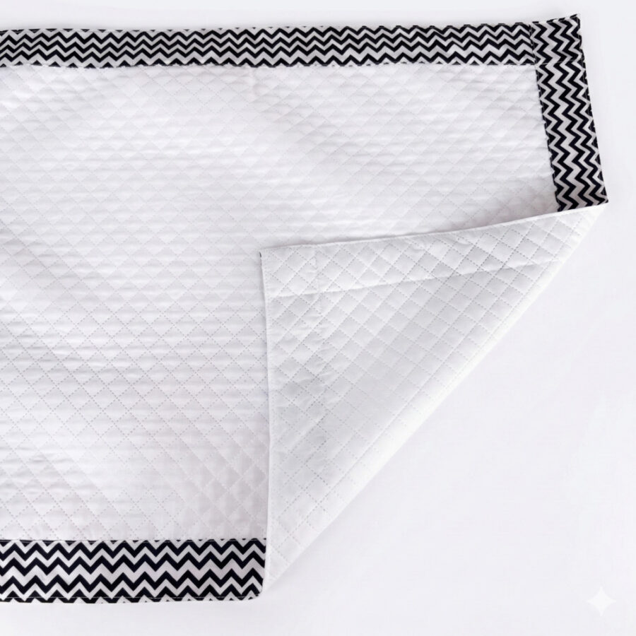 Tapete Higiênico Impermeável para Pet Pequeno Branco e Preto