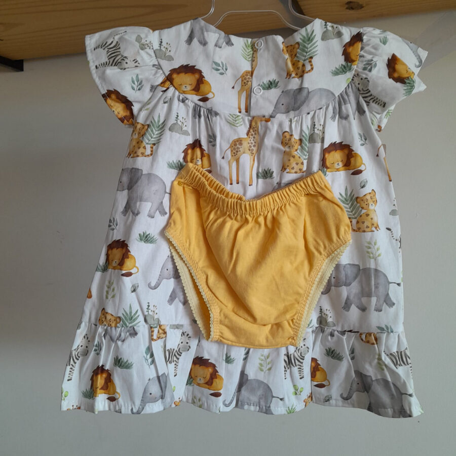 Vestido de Bebê Estampado com Calcinha Tapa Fralda Algodão